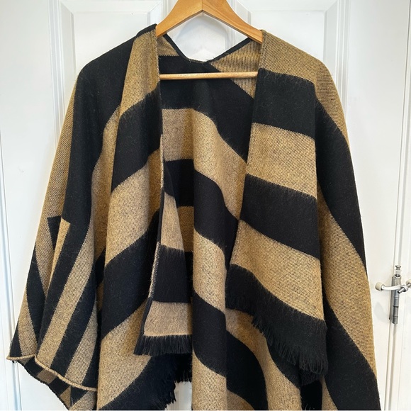 SOLD! On Ebay INTREND by MAX MARA Stripe Cape MADE IN ITALY. Size:OS Warm - Picture 3 of 14
